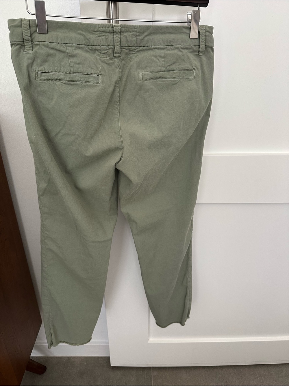 Frank & Eileen Wicklow Chino Crop Pants in Army Green. - Picture 4 of 8